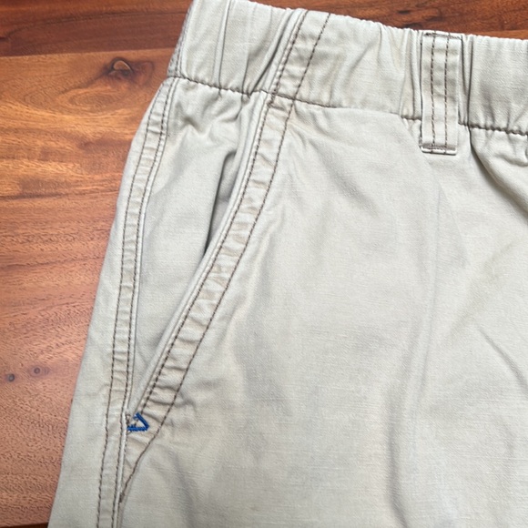 Tommy Bahama Tan Cargo Shorts Sz XL - Picture 5 of 10